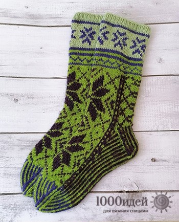 Вязаные носки со скандинавскими узорами